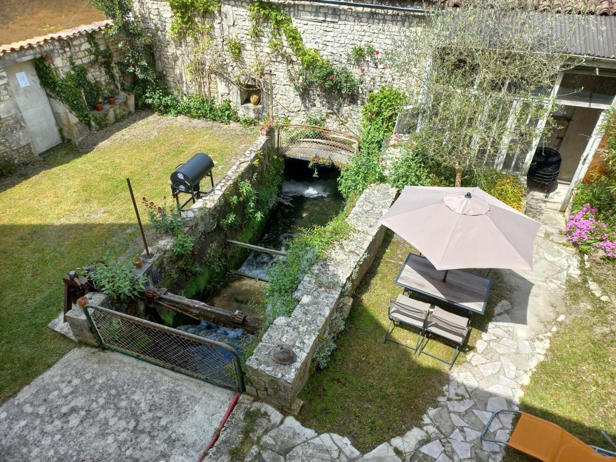 Le Moulin D'Errol Villa Saint-Jean-dʼAngély Exteriör bild